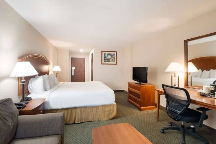 Room 8 of 27
