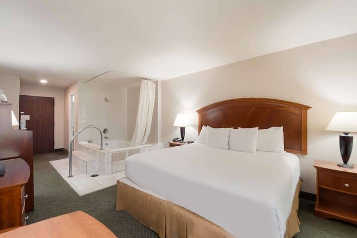 Room 5 of 27