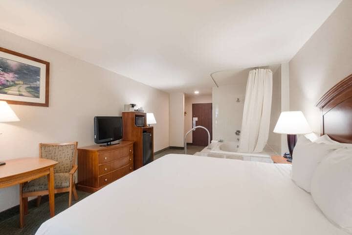 Room 4 of 27